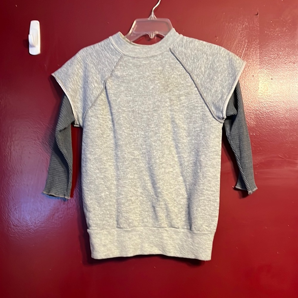 Wrangler size small 34-36 grey shirt